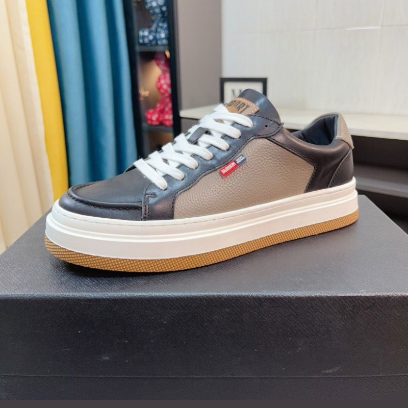 Pra*a casual shoes